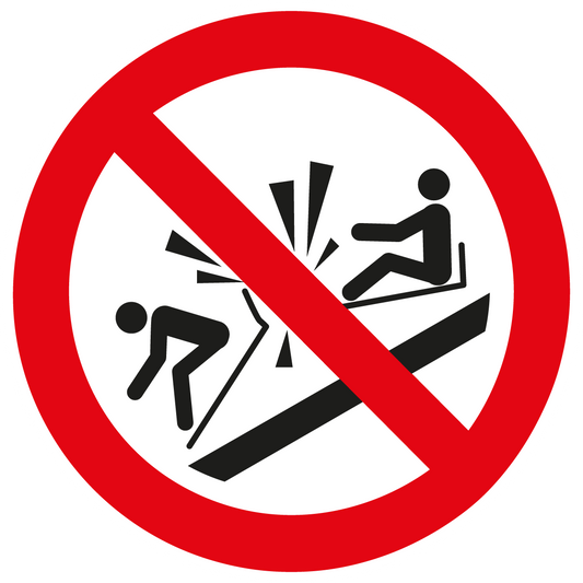 Verbotsschild - Andere Schlitten rammen verboten